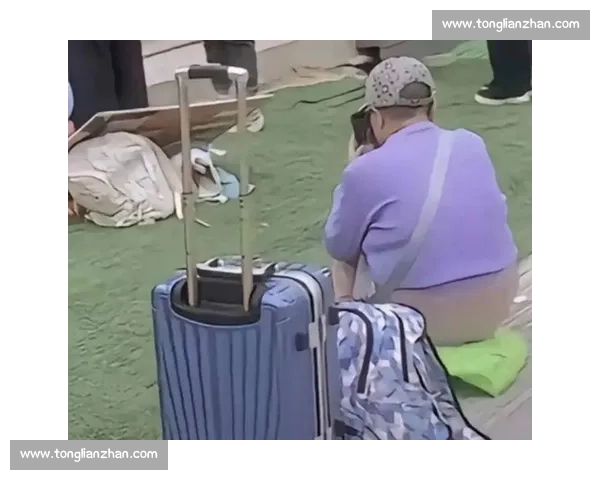 公众场合这般举动,与脱衣示众何异? 公众场合这般举动,与脱衣示众何异?